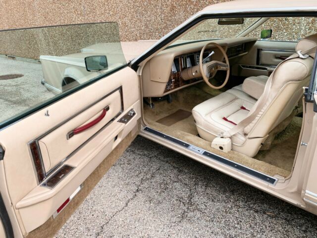 Lincoln Continental 1978 image number 11