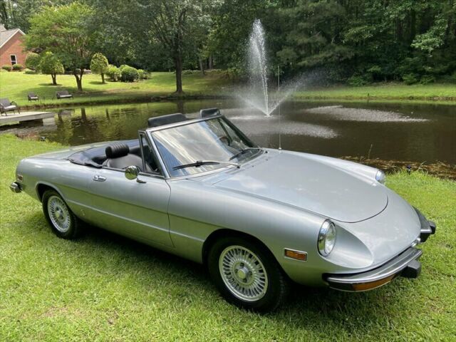 Alfa Romeo Spider 1974 image number 1