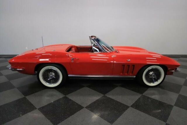 Chevrolet Corvette 1966 image number 15