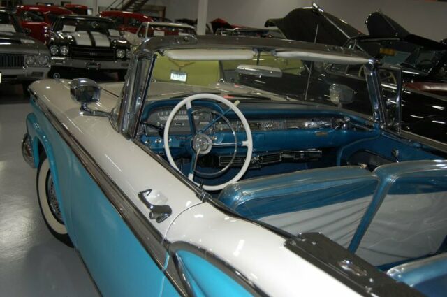 Ford Skyliner Convertible 1959 image number 21