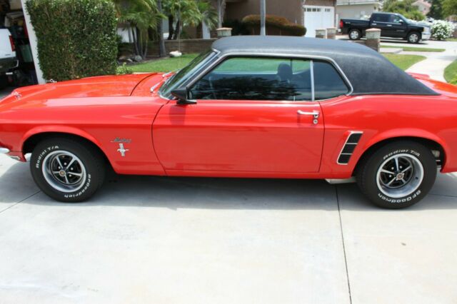 Ford Mustang 1969 image number 12