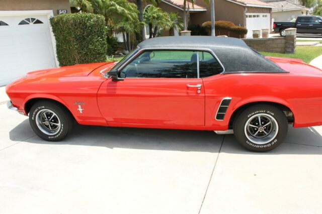 Ford Mustang 1969 image number 2