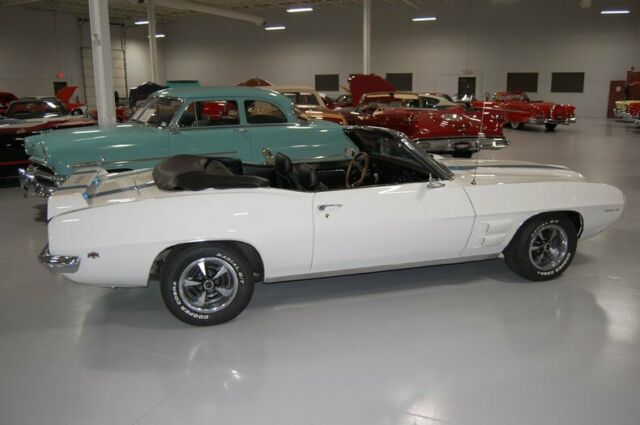 Pontiac Trans-Am Convertible Tribute 1969 image number 39