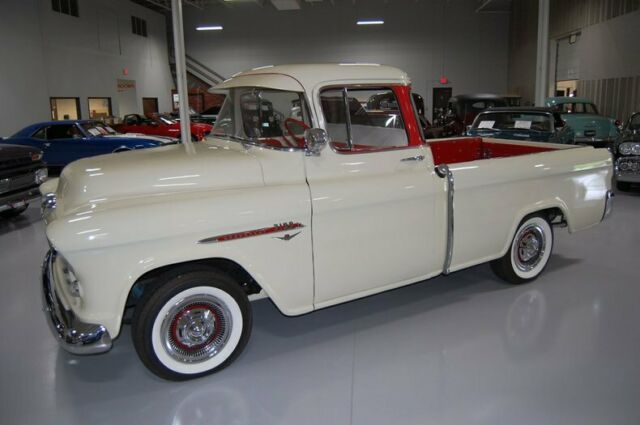 Chevrolet Cameo Pickup 1955 image number 27