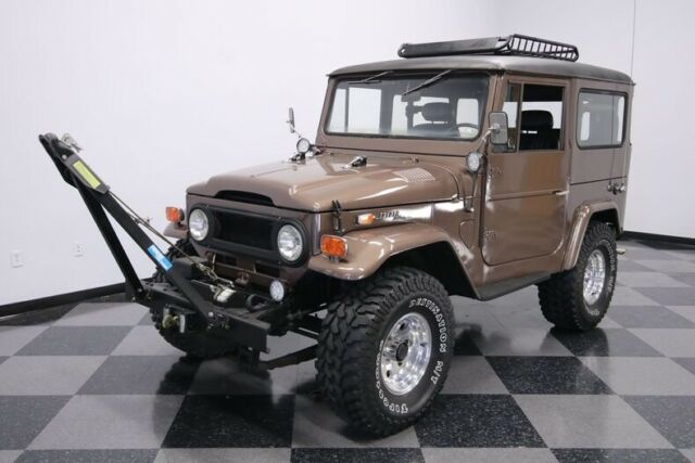 Toyota FJ Cruiser 1970 image number 21