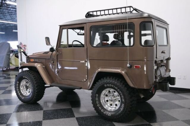 Toyota FJ Cruiser 1970 image number 32