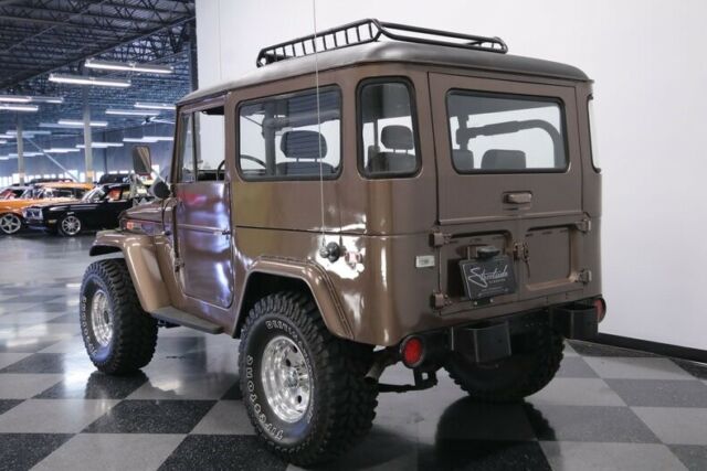 Toyota FJ Cruiser 1970 image number 33