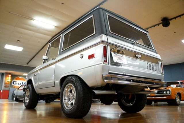 Ford Bronco 1974 image number 10