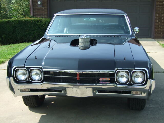 Oldsmobile 442 1966 image number 2