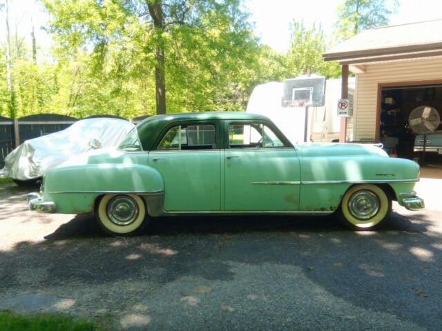 Chrysler Saratoga 1952 image number 6