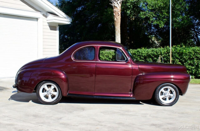 Ford Deluxe 1941 image number 29