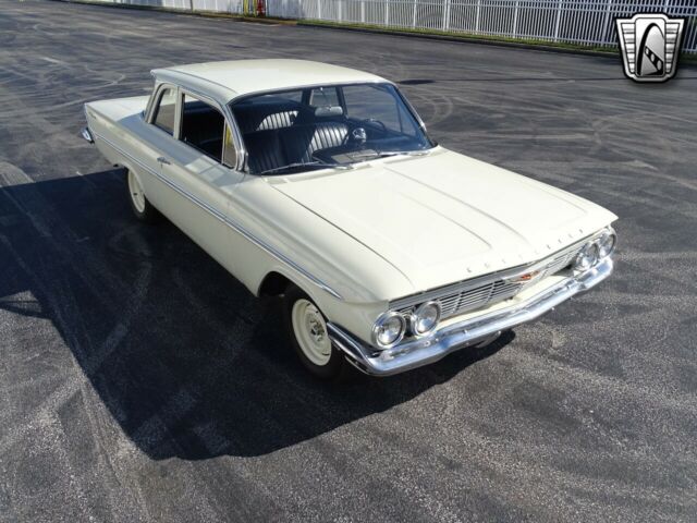 Chevrolet Bel Air/150/210 1961 image number 33