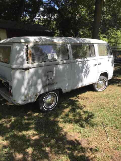 Volkswagen Vanagon 1971 image number 2