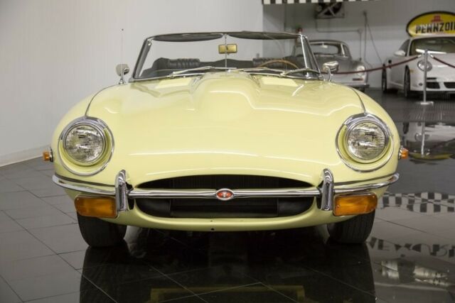 Jaguar E-Type 1969 image number 4