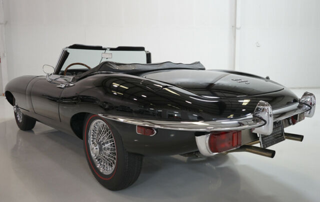 Jaguar E-Type 1971 image number 5