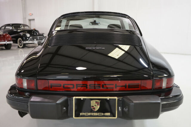 Porsche 911 1976 image number 4