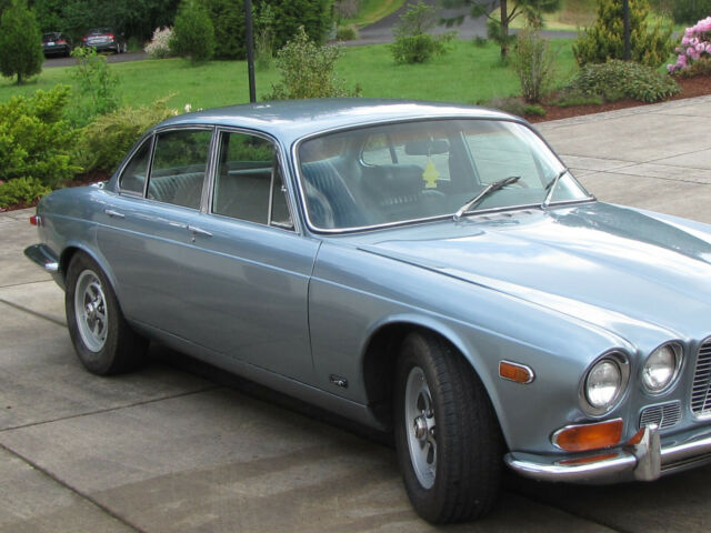 Jaguar XJ6 1973 image number 1