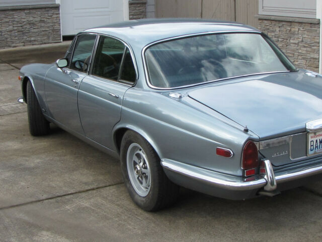 Jaguar XJ6 1973 image number 26