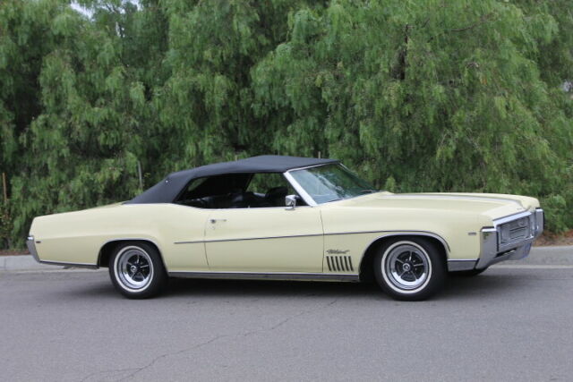 Buick Wildcat 1969 image number 2