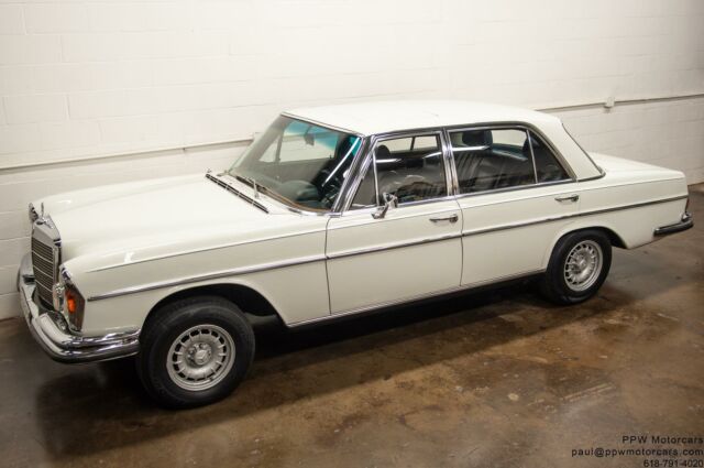 Mercedes-Benz 300-Series 1968 image number 16