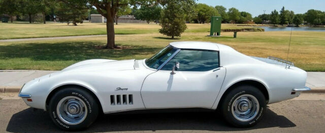 Chevrolet Corvette 1969 image number 24