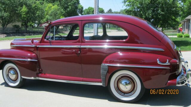 Ford Super Deluxe 1948 image number 1