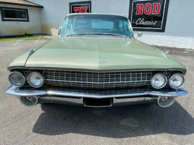 Cadillac Fleetwood 1961 image number 2