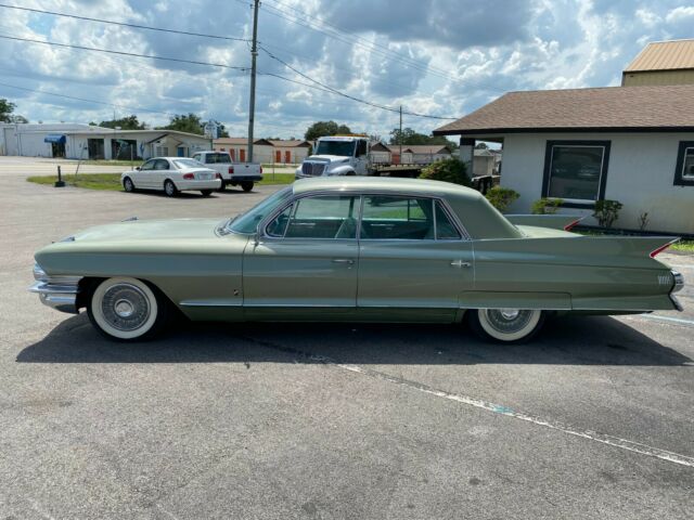 Cadillac Fleetwood 1961 image number 28