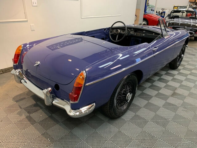 MG MGB 1967 image number 15