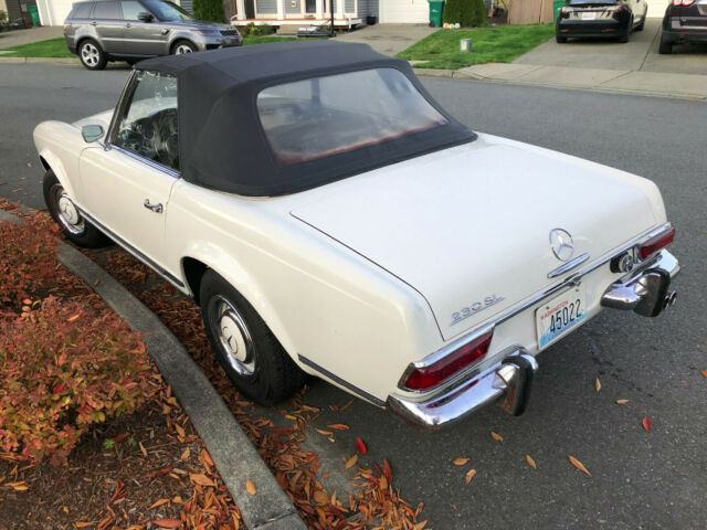 Mercedes-Benz SL-Class 1965 image number 14