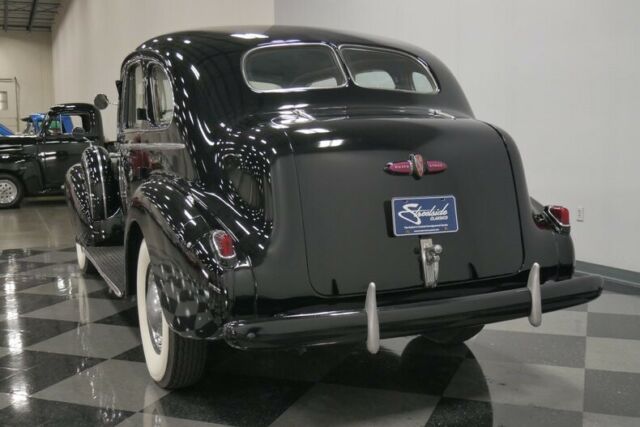 Buick Series 80 1940 image number 34