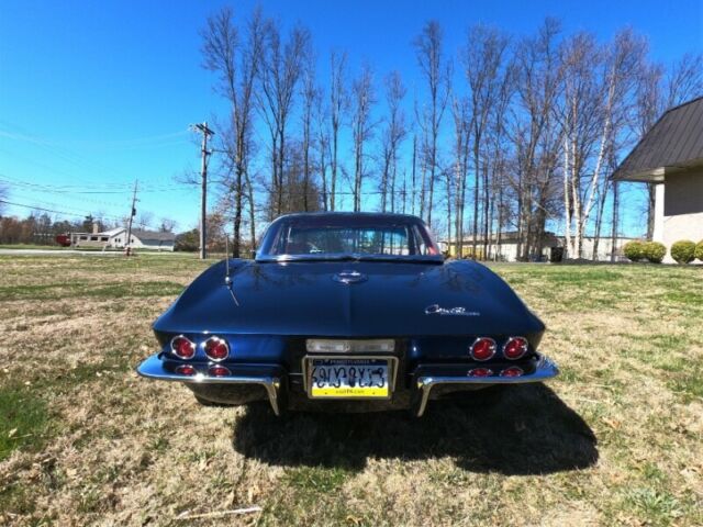 Chevrolet Corvette 1965 image number 2