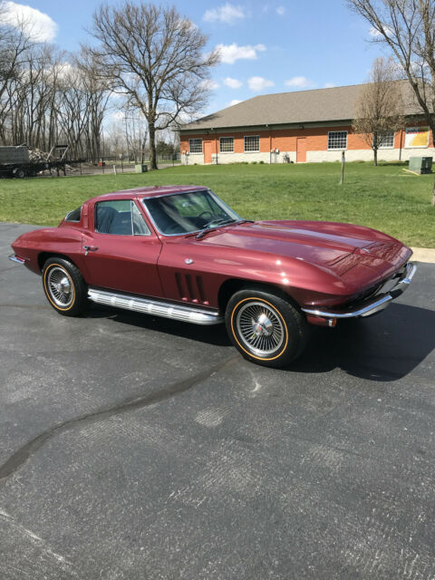 Chevrolet Corvette 1965 image number 0