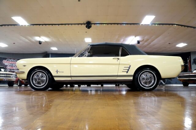 Ford Mustang 1966 image number 9