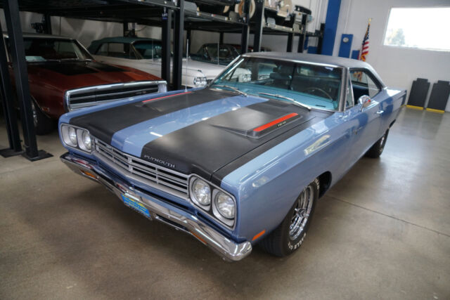 Plymouth Roadrunner 426/425HP V8 HEMI 2 Dr Hardtop 1969 image number 0