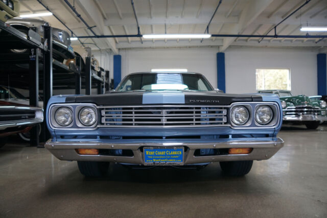 Plymouth Roadrunner 426/425HP V8 HEMI 2 Dr Hardtop 1969 image number 8