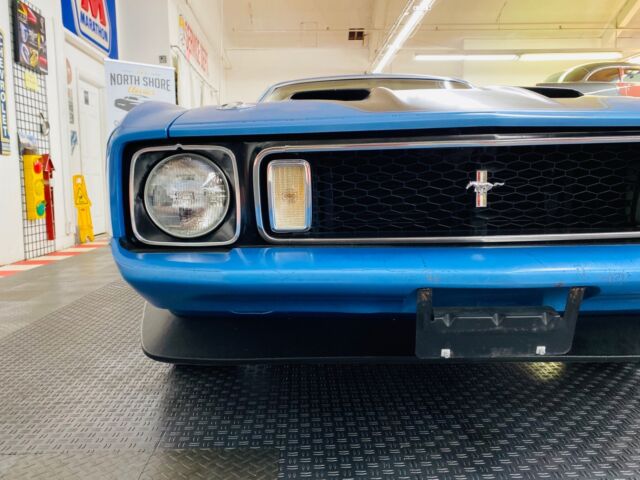 Ford Mustang 1973 image number 10