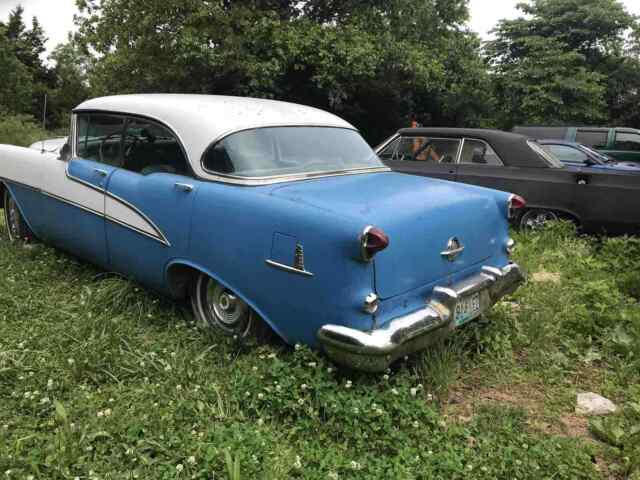 Oldsmobile Holiday 1955 image number 2