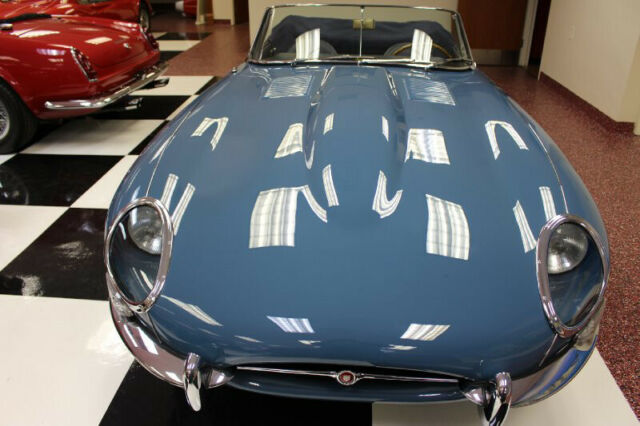 Jaguar E-TYPE 1961 image number 1