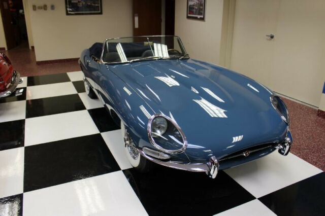 Jaguar E-TYPE 1961 image number 2