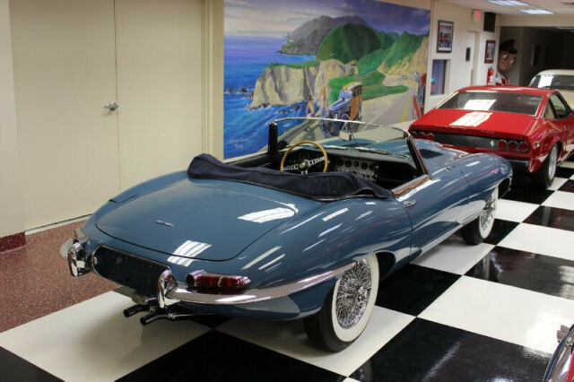 Jaguar E-TYPE 1961 image number 22