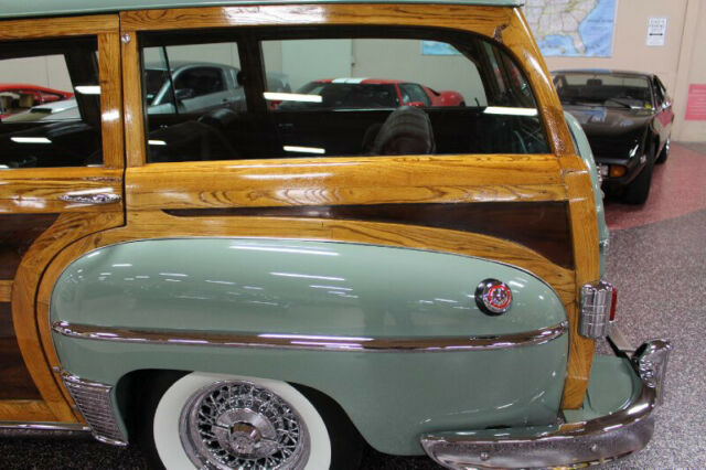 Chrysler ROYAL"WOODIE" 1949 image number 13