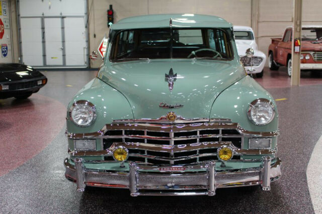 Chrysler ROYAL"WOODIE" 1949 image number 2