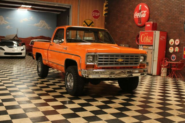 Chevrolet C/K Pickup 1500 1976 image number 17