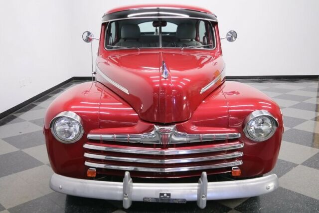 Ford Deluxe 1946 image number 19