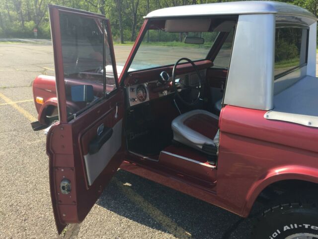 Ford Bronco 1971 image number 12