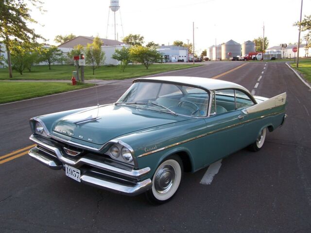 Dodge Coronet 1957 image number 0