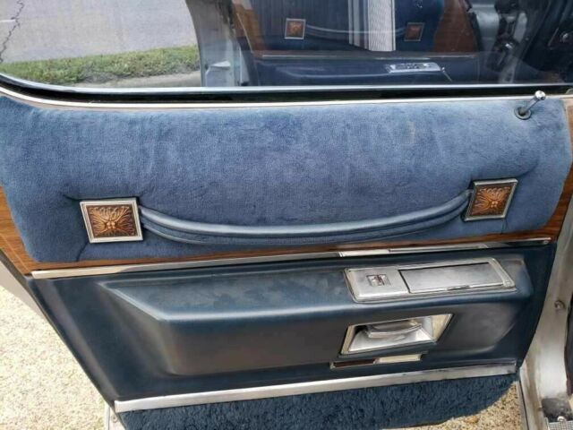 Cadillac Fleetwood 1974 image number 23