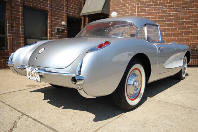 Chevrolet Corvette 1957 image number 29