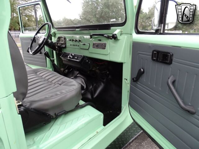 Toyota FJ Cruiser 1968 image number 18